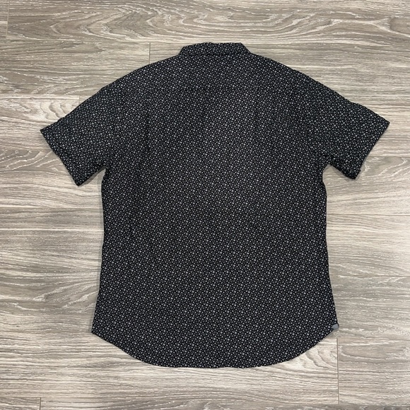 Level ten short sleeve button down shirt. Size L. NWT - Picture 5 of 5